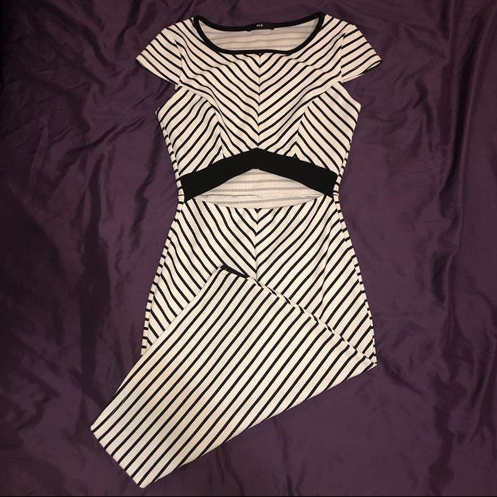 Super cute dress with cutout